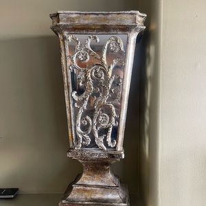 I have moving out sale on decoration items . Each item is 10 dollars